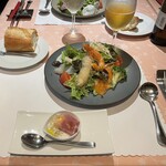 スクアール・ビストロ - サラダ凄っ！！