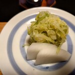 あさば - キャベツと大根のお漬物も　この量　うれし
