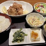 Roppou Hachibei - 信州『福味鶏』の鶏から定食 880円