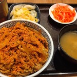 Yoshinoya - 早朝の牛丼並みセットは３品で￥５５２