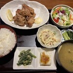 Roppou Hachibei - 信州『福味鶏』の鶏から定食 880円