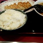 餃子の王将 - 餃子210円　ライス（中）157円
