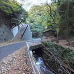 ヴィラ・デル・ソル - (2013/11)途中で急坂を下ります。