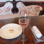 ヴィラ・デル・ソル - (2013/11)ウェルカムドリンク　　ロゼのスパークリングワイン　椎茸のミルフィーユ
      