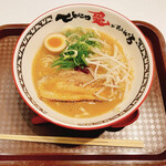 とんこつ愛があふれてる ラーメン とりこ - 特製豚骨ラーメン