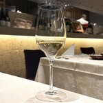 RESTAURANT L’ESPRIT DE CHEVALIER - 樹グラス　横