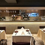 RESTAURANT L’ESPRIT DE CHEVALIER - 店内