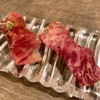 うしごろバンビーナ 恵比寿本店 - 赤身肉の握り&サーロインの炙り握り