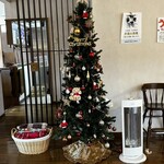 パスタ アルデンテ - 店内のクリスマスツリー