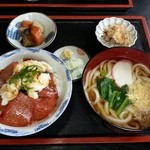 屋島 - づけまぐろ、山かけ丼と温かいうどんのセット。850円(^-^)/