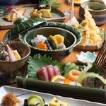 Bishoku Hyakkei Bunta - コース料理は5名様から。飲み放題はお一人様プラス1500円でお付けすることが可能です。