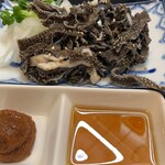 たかさご - センマイ湯引きではなく湯通し。味噌はただの味噌でごま油も味無し。