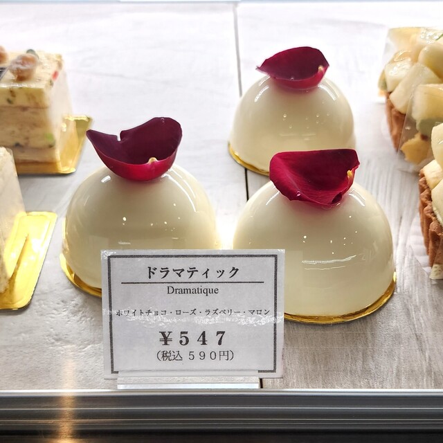 世界の洋菓子 ☆ 百貨店初出店！西園誠一郎シェフ独自の視点で創り出す