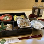 Sobakiri Tokaku - お吸い物　ご飯　小鉢