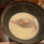 祇園 大渡 - 開けると何かが包まれていて、、、、、