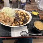 Chuukashokudou Yoshidaya - 唐揚げマーボー丼　990円