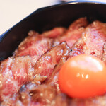炭火和牛燒肉Moumoutei 廣小路店 - もうもう牛肉蓋飯 + 蛋☆