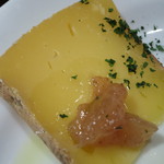 18周年記念　千葉の食材おつまみプレート　850円
          いすみ市いかがわ工房のムチュリチーズ