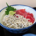 蒔田 - 二色丼（釜揚げしらす＋中おち）