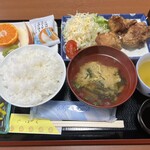 お食事処 十八番屋 - スペシャル定食主菜