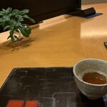 Dashin Soan - お茶も美味しかったです。さりげなく飾られたお庭の草木。南天かな？バジルにも見えますね(｡ >艸<)