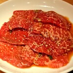 焼肉彩苑 モランボン - 和牛赤身肉：それなりに弾力はあるものの、硬さや水っぽさは皆無で旨味がスゴイッ