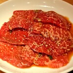 Yakinikusaiemmorambon - 和牛赤身肉：それなりに弾力はあるものの、硬さや水っぽさは皆無で旨味がスゴイッ