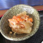 となりの食堂 - 多分　大根とにんじんの　たらこ？