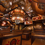 沖縄の台所ぱいかじ - 内観写真:おしゃれな店内
迫力のあるお洒落な店内は沖縄旅行の思い出作りに
ピッタリ!半個室、カウンター席もご用意!