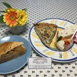 MAMA TARTE - アップルパイ　きのことブロッコリー・ベーコンとモッツァレラチーズのキッシュ