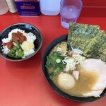 横浜家系ラーメン 宮里家 - 