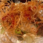 大皿惣菜 まぁる - バリバリ海老団子