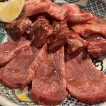 Sumibiyakiniku Pakupaku - 