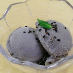 black sesame ice cream