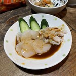 Kamakura - 鉄板メニュー②ほたて。身の甘さとひものコリコリ食感はクセになる。