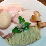 Chuuka Soba Nika - 特製は、煮玉子、岩中豚チャーシュー、ポッタルガ、蜆バター、三つ葉