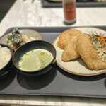 dam brewery restaurant - 店名入ってるdam lunch plate