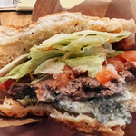 CRUZ BURGERS & CRAFT BEERS - 