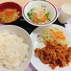 早稲田大学生活協同組合理工カフェテリア - 豚肉の旨辛炒め、ご飯大盛、豚汁、ちくわサラダ