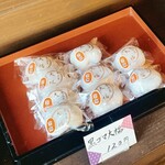 桑名屋菓子店 - 黒ゴマ大福（税込120円）