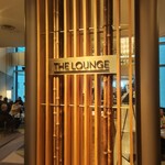 The Lounge - お店正面玄関