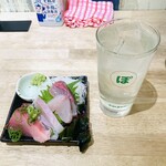 立ち飲み居酒屋ドラム缶 - お刺身盛合せ、ぽん酢サワー。