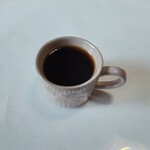 海川 - 食後のセルフコーヒー　コーヒーカップはかわいいSサイズけど、中身は美味しかった。