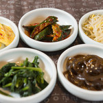 韓友家 - 食べ放題の前菜5種類