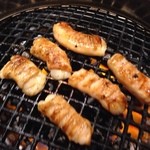 万両 - マルチョウを焼き焼き