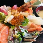 Tsukiji De Dondon - 