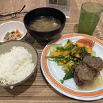 あふ食堂 - 日替り定食（豚バラロール巻き）（¥880）