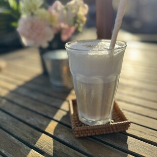 トレーラーcafe 銀色_0