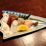 りょうりや 御旅屋 - お造り　石垣鯛　やいと鰹　烏賊　鯵