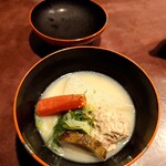 りょうりや 御旅屋 - いのししのつみれと丸大根の白味噌仕立て